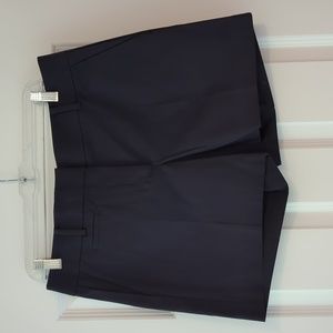 Ann Taylor 'The Metro Short' in Navy - NWT - Size 6